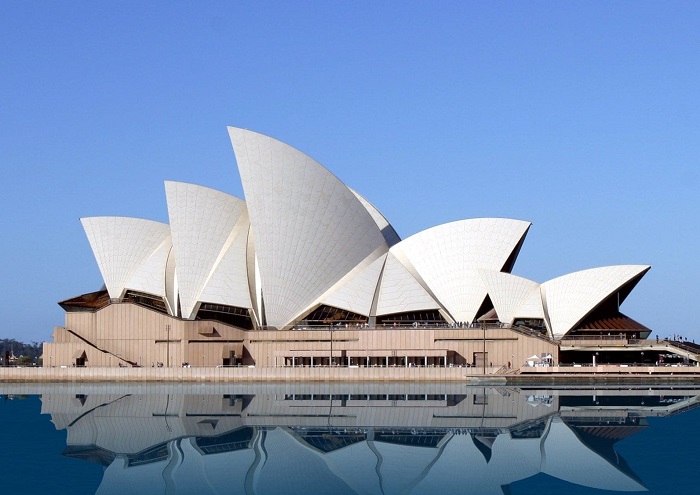 Паруса Sydney Opera House, «уносящие от рутины в мир фантазий» в 2007 году внесли в Список Всемирного наследия ЮНЕСКО и это, при жизни автора (Австралия). | Фото: new-freepik.ru.