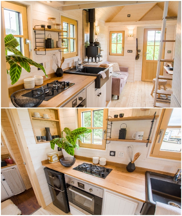 Даже на таких скромных площадях реально обустроить функциональную кухню (The Tiny house La Mesange Verte). | Фото: tinyhouse-baluchon.fr.