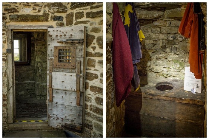 Так выглядел туалет-гардеробная в средневековом замке рыцаря.