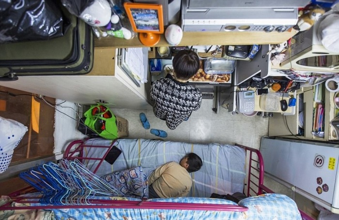 Квартиры для семьи имеют площадь 9 кв.м. («coffin homes», Гонконг). | Фото: dailymail.co.uk. 
