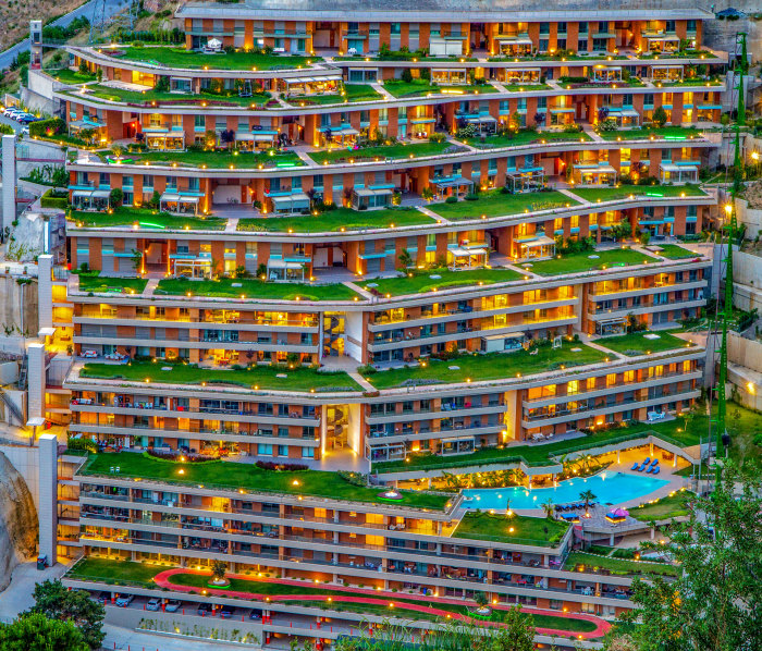 За пять лет удалось полностью обустроить и заселить жилой комплекс «Висячие сады» (Измир, Турция). | Фото: tanyer.com.