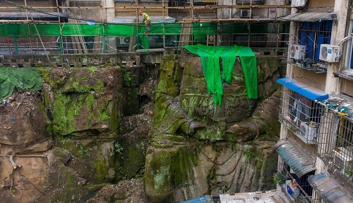 В жилом комплексе идут восстановительные работы (Большой Будда Наньпиня, Китай). | Фото: auction.violity.com.