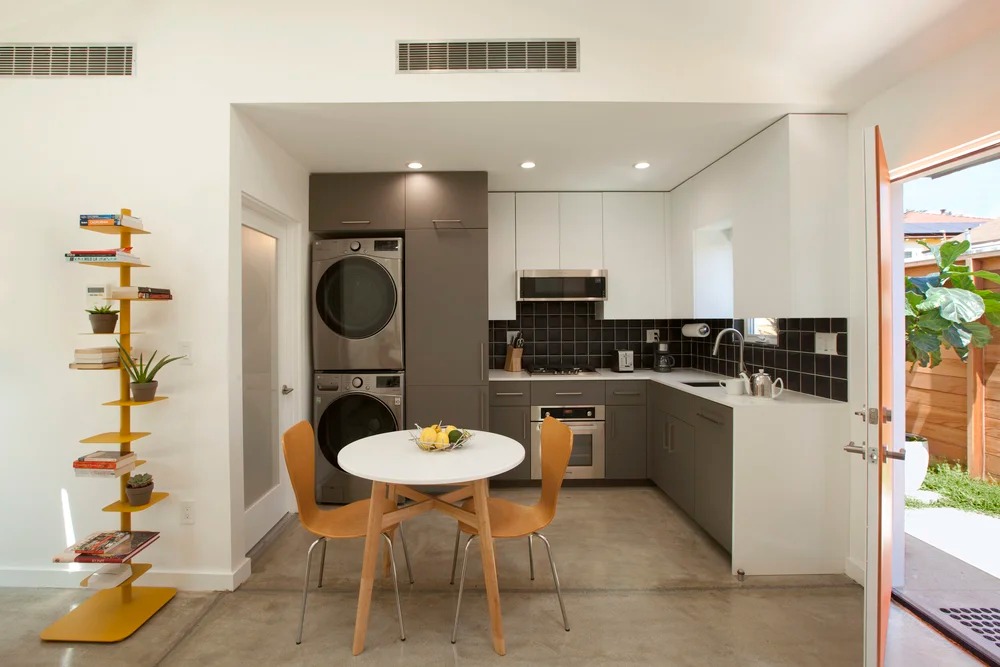 Кухня-столовая в Ladera Heights ADU. Кухня-столовая в Ladera Heights ADU.