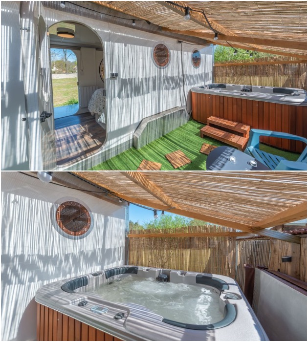 На второй террасе sCarabane-2014 имеется зона отдыха и гидромассажная ванна.