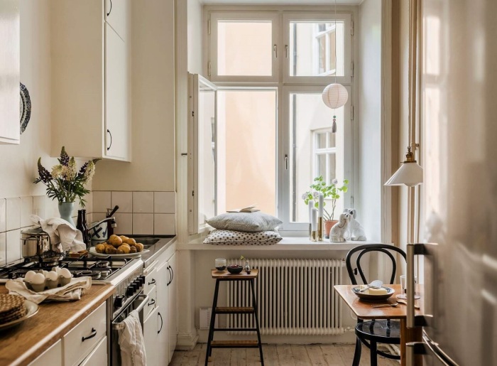 Интерьер кухни шведской малогабаритки вряд ли порадует наших соотечественниц, зато шведские хозяйки останутся довольны. | Фото: ok.ru.