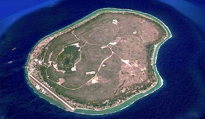 Даже снимок с космоса кричит об экологических проблемах острова Науру. | Фото: minicount.narod.ru. 