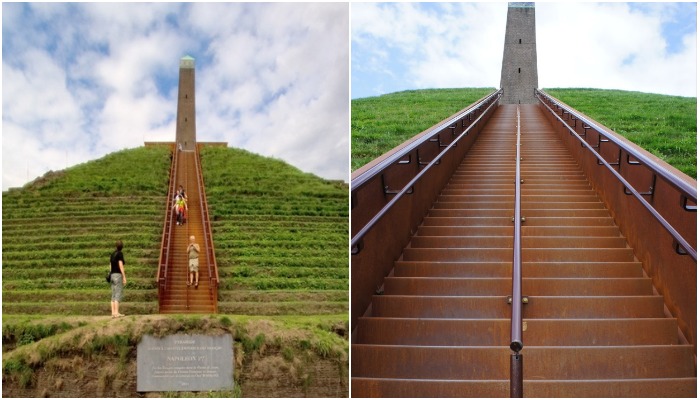 Лестница упирается в монумент, установленный на обзорной площадке откуда открывается захватывающий вид на окрестности (Pyramid of Austerlitz, Утрехт).
