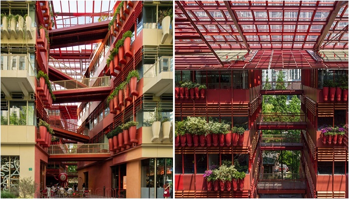 Здание разделили на две половинки, чтобы обустроить очень примечательную пешеходную зону под названием «Улица 1000 красных вазонов» (Henderson Cifi Tiandi, Шанхай).