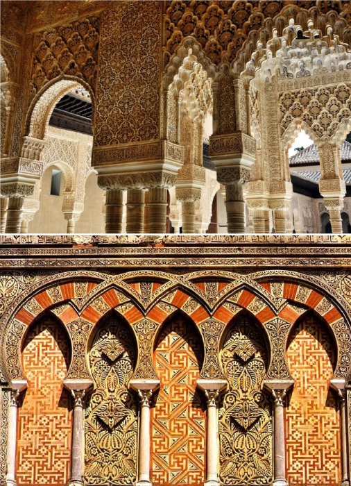 Исламская архитектура характеризуется обилием арок, которые можно встретить как в храмовой, так и в светской архитектуре.