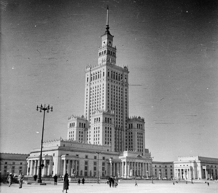 До 2020 г. Дворец был самым высоким зданием Варшавы. | Фото: civitas.edu.pl.