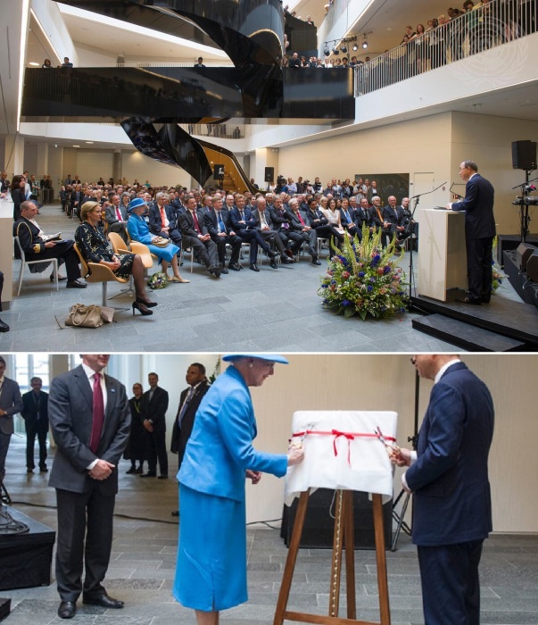 На церемонии открытия присутствовали Генеральный секретарь Пан Ги Мун, королева Дании Маргрете II, сотрудники офиса и общественность (UN City, Копенгаген).