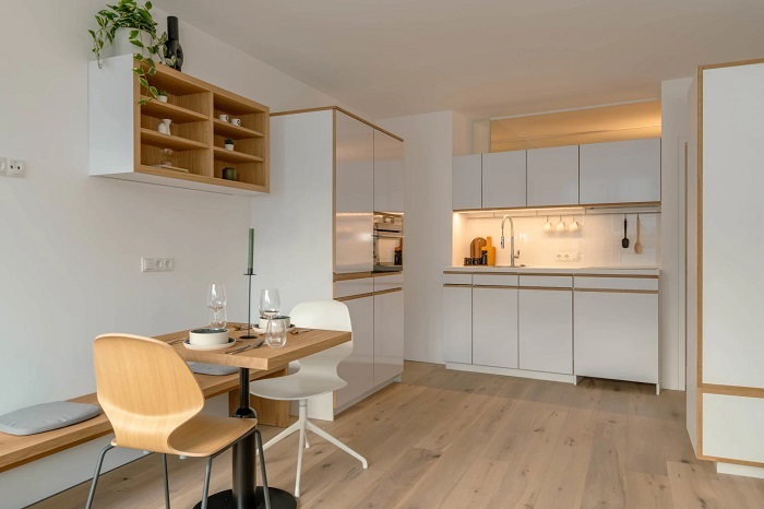 Новоиспеченных владельцев ждут благоустроенные квартиры с базовым оснащением, включающим встроенные кухонные гарнитуры, размеры и дизайн которых зависят от их размеров (CALLAS, Инсбрук). | Фото: immobilienscout24.at.