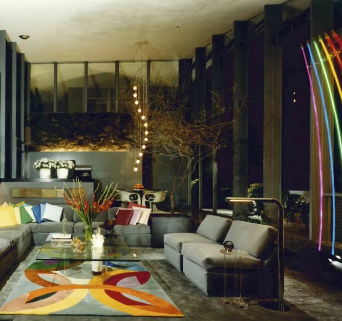 Интерьер культового дома в 1970-х гг., где бывало множество знаменитостей (The Rainbow House, Лос-Анджелес). | Фото: angelenoliving.com.