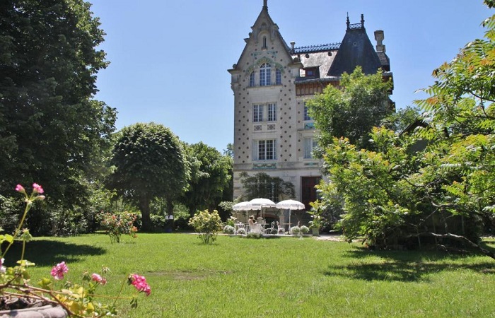 Особняк Villa Alecya расположен в поместье площадью 2,5 га. | Фото: carnetdejuliette.fr.