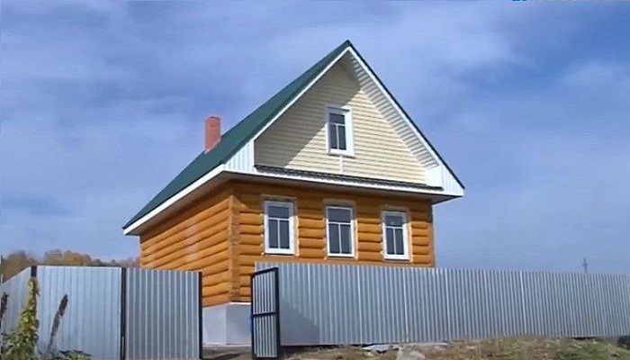Дом для фельдшера уже готов и ждет своего хозяина (Султаново, Челябинская область).