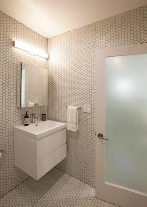 Изысканный дизайн передней части ванной комнаты (Ladera Heights ADU). Изысканный дизайн передней части ванной комнаты (Ladera Heights ADU).