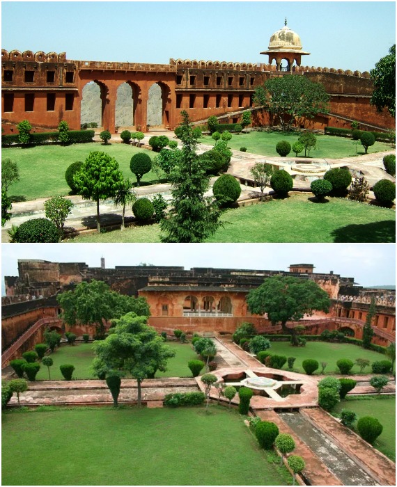 Внутренний двор и трехарочные ворота форта (Jaigarh Fort, Индия).