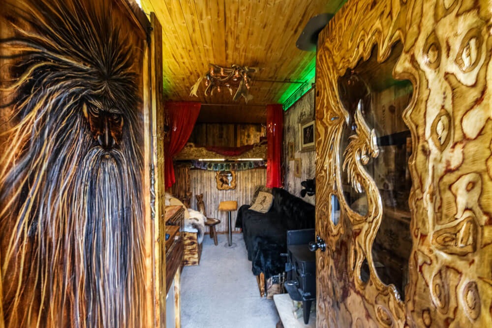 Хозяин вложил в оформление дома душу и сердце. | Фото: livingbiginatinyhouse.com. Хозяин вложил в оформление дома душу и сердце. | Фото: livingbiginatinyhouse.com.