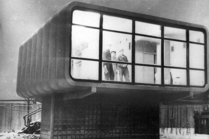 Панорамные окна в жилом доме для граждан Советского Союза были диковинкой. | Фото: lj-editors.livejournal.com.