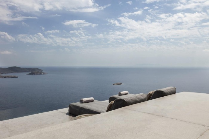 Захватывающая дух зона отдыха с видом на Эгейское море (Syros Summer House, Греция). | Фото: block722.com.