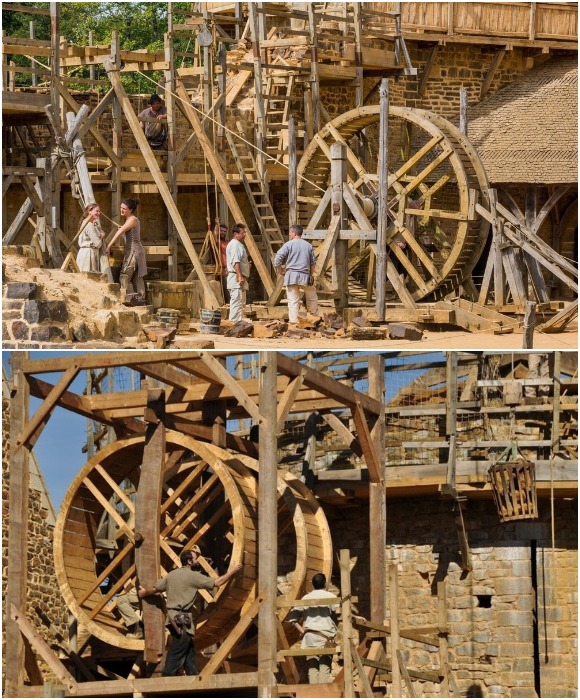 Для подъема стройматериалов на высоту использовали механические деревянные колеса, которые были доступны и для средневековых мастеров (Guedelon Castle, Франция).