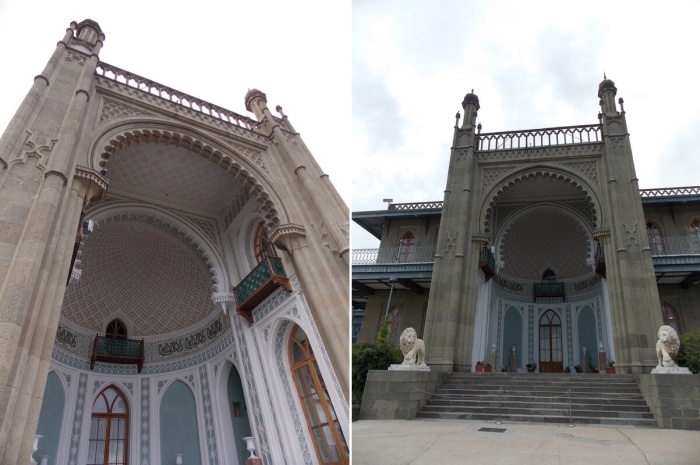 Главный портал Южной парадной лестницы – самый узнаваемый элемент дворца, в котором переплелись немавританский и индийский стили (Воронцовский дворец, Алупка).