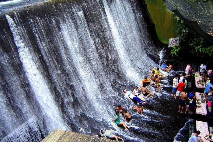 Полное слияние с природой: на Филиппинах создали ресторан в ...водопаде («Labassin Waterfall Restaurant»). | Фото: 1000ecofarms.com.
