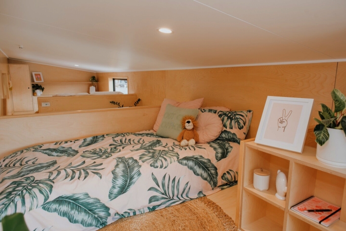 Вторая спальная комната подойдет для детей, хотя можно использовать в качестве офиса (The Kereru, Новая Зеландия). | Фото: dailyadvent.com.