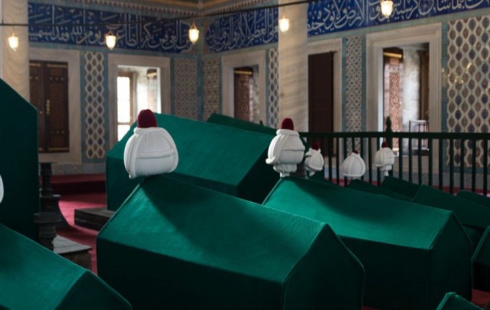 В башнях-минаретах сейчас расположен мавзолей султанов (Софийский собор, Стамбул). | Фото: yashka7.blogspot.com.