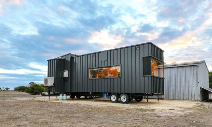 Каждый дом проектировал и построил своими руками сам владелец. | Фото: autoevolution.com.