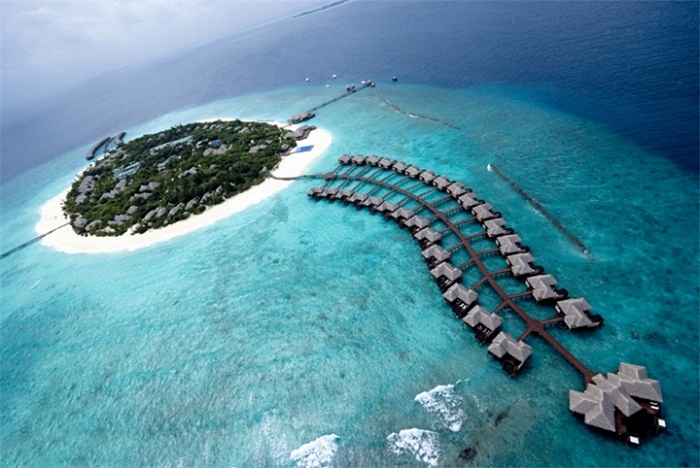 Пятизвездочный отель Conrad Maldives Rangali Island на Мальдивах (вид сверху).