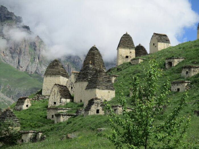 «Город мертвых»: какие тайны скрывает мистическое место Северной Осетии 