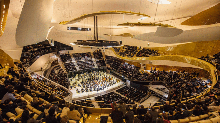 Оригинальная сцена филармонии – поистине новый взгляд на восприятие живой музыки (Philharmonie de Paris). | Фото: mundo.pro.