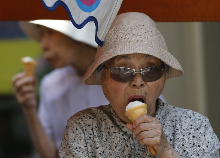 Пожилые люди не могут наслаждаться сладким так, как дети. / Фото: Reuters.com