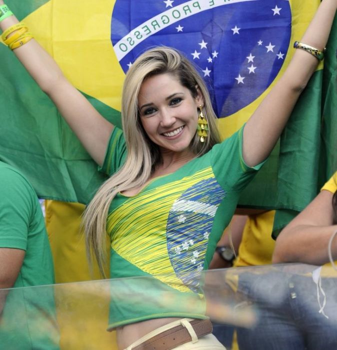 Бразильянки сплошь перекрашиваются в блонд. / Фото: eastnews.ru