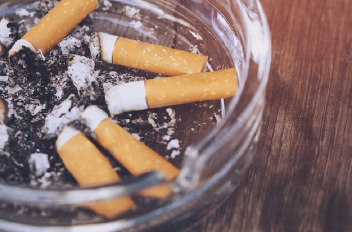 Усугубление вредных привычек может быть следствием профессионального выгорания.