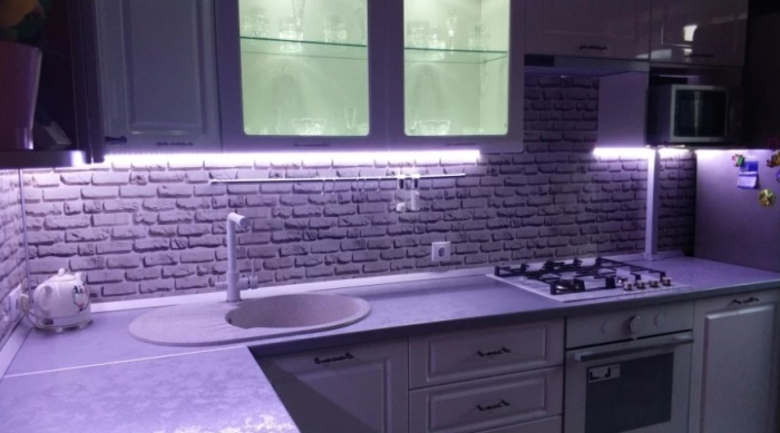 Изумительная подсветка кухни при помощи LED. / Фото: led.com