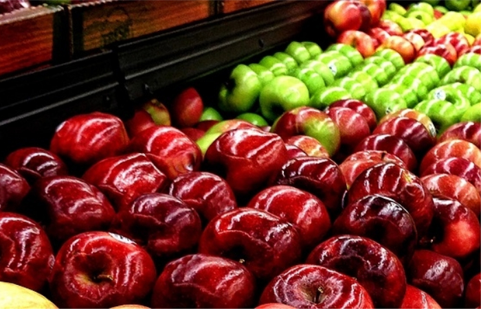 Обработанные воском яблоки могут быть опасны. / Фото: eda-land.ru