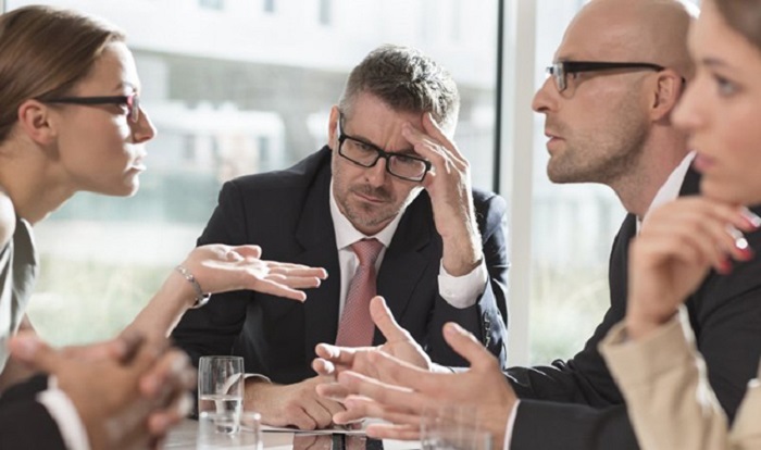 Чувство отчужденности может указывать на выгорание.