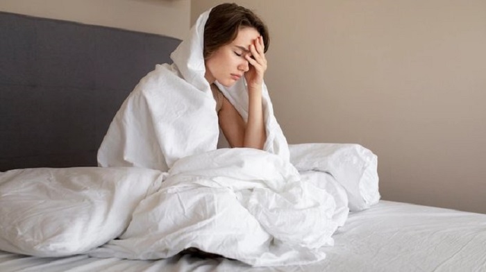 Нужно регулярно спать минимум 7 часов. Нужно регулярно спать минимум 7 часов.