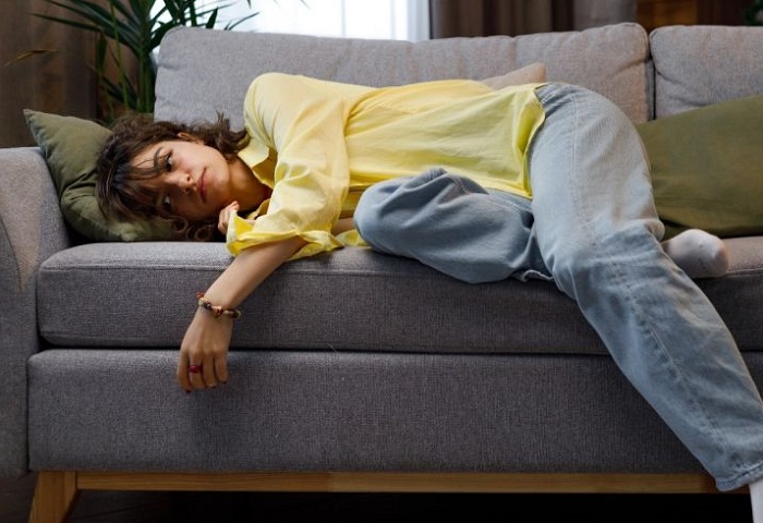 Не лежим, потому что депрессия, а депрессия, потому что лежим.