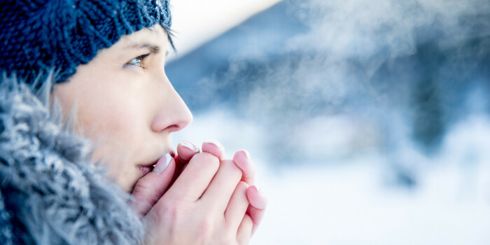 Холод может вызвать холодовую аллергию на коже, но не может заставить вас заболеть. Извините! Нам жаль! / Фото: pro-toner.ru
