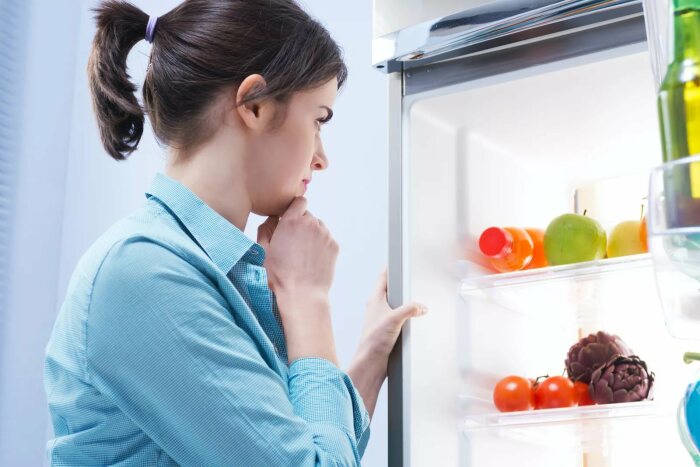 Холодильник пахнет очень часто. / Фото: vestnikao.ru