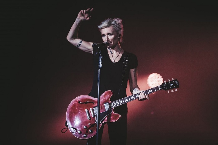 Почему у русских рокеров рок стал рок-н-роллом, не знает ни к то, и в первую очередь не знают русские рокеры. / Фото: afisha.ru