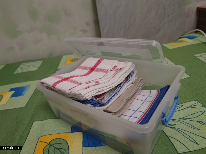 Ставим коробку на коробку - места дома стало больше.