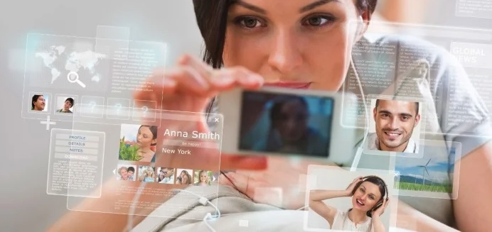 Если человек постоянно видит успехи окружающих, возникает ощущение собственной неполноценности.