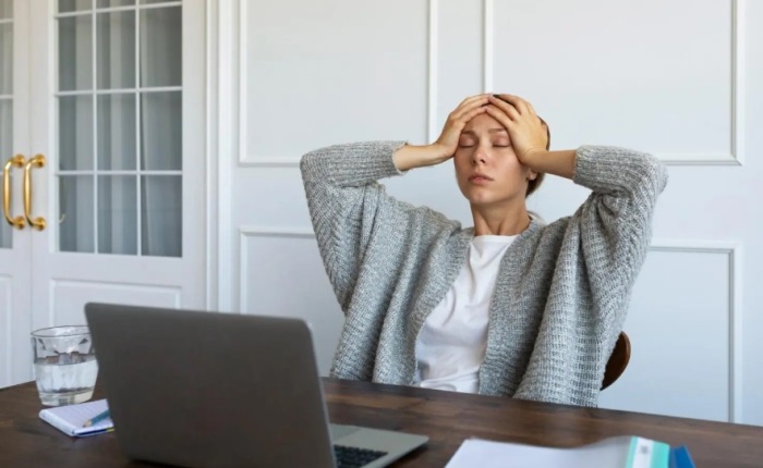 Чрезмерная сентиментальность может приводить к эмоциональной усталости, а потом – эмоциональному выгоранию или истощению. 