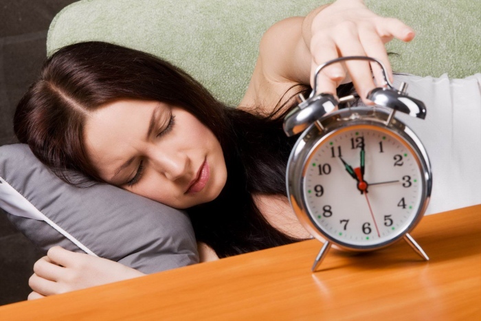 5 привычек, которые крадут вашу энергию каждый день и делают уставшим 