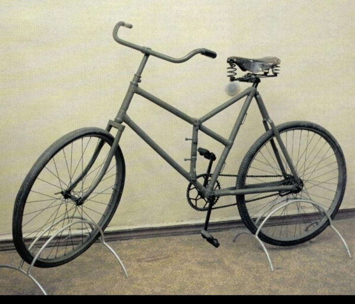 Один из первых российских боевых велосипедов «Дукс боевой».