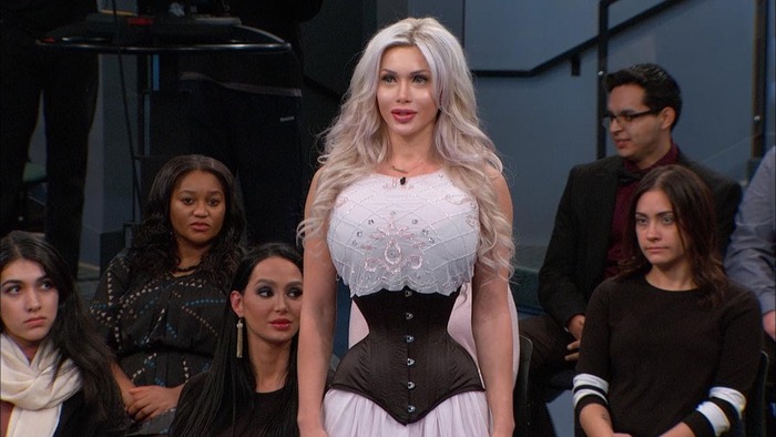 Опасная операция, удаление важных костей из тела - и всё ради тонкой талии. /Фото: youtube.com Опасная операция, удаление важных костей из тела - и всё ради тонкой талии. /Фото: youtube.com